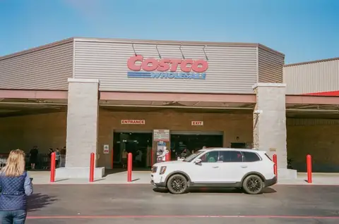 Costco’s Major Menu Changes: Introducing the “Giant” Double Chocolate Chunk Cookie