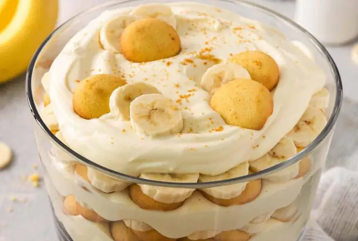 This best banana pudding recipe is ideal for busy schedules or hot summer days.
