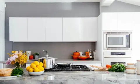 Keep Your Kitchen Minimalistic, Clean & Organized With These Practical Tips