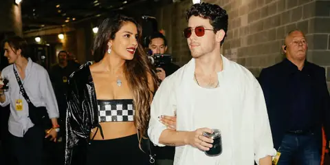 Priyanka Chopra & Nick Jonas Share Sweet Dining Moment in Vancouver