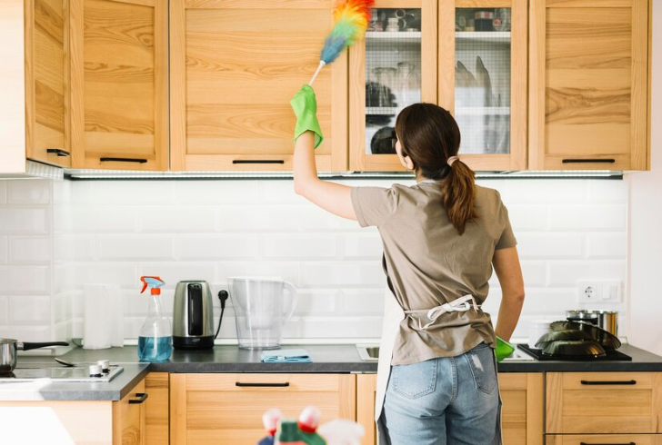 Transform your kitchen with a gleaming makeover using expert tips on how to clean kitchen cabinets.