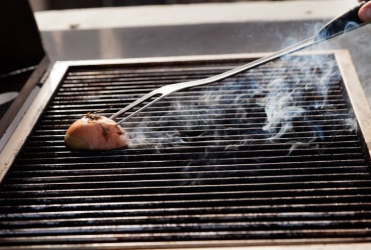 Regularly learning how to clean grill grates ensures that your grill is always ready for the next barbecue.